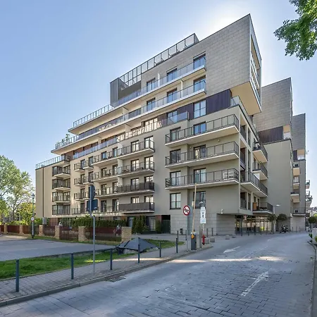 Stylowy Z Klimatyzacja I Parkingiem By Renters Apartmán