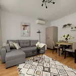 Stylowy Z Klimatyzacja I Parkingiem By Renters