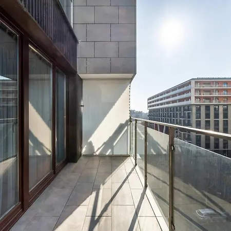 Stylowy Z Klimatyzacja I Parkingiem By Renters فروتسواف