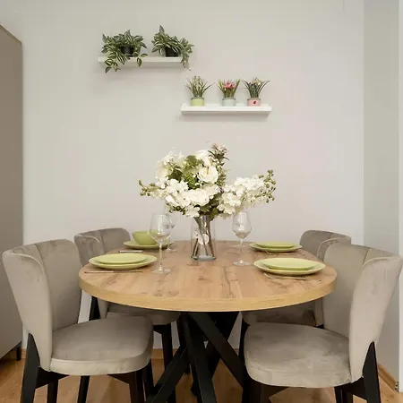 Stylowy Z Klimatyzacja I Parkingiem By Renters 아파트 브로츠와프