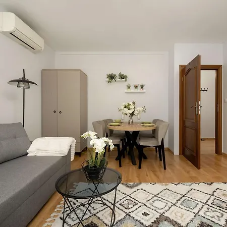 Stylowy Z Klimatyzacja I Parkingiem By Renters Apartman Wrocław