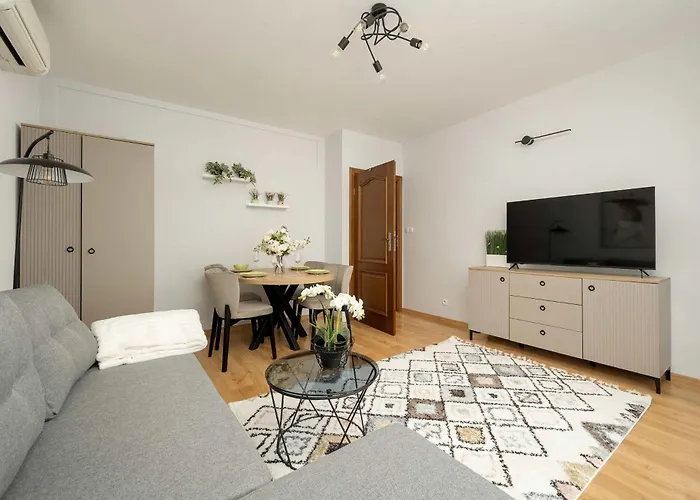 Stylowy Z Klimatyzacja I Parkingiem By Renters Appartamento