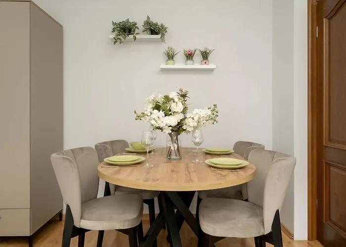 Stylowy Z Klimatyzacja I Parkingiem By Renters Appartamento Breslavia