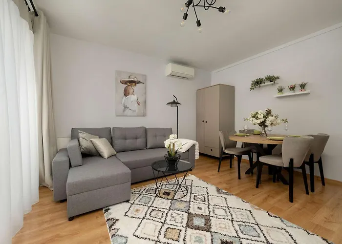 Stylowy Z Klimatyzacja I Parkingiem By Renters