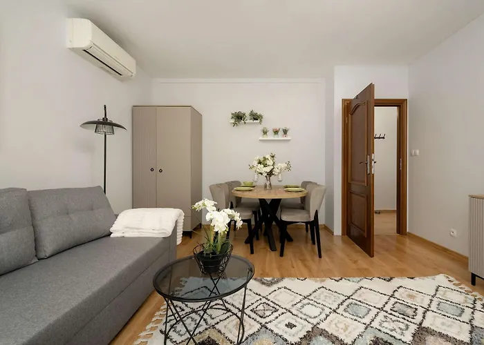 Stylowy Z Klimatyzacja I Parkingiem By Renters Appartamento Breslavia